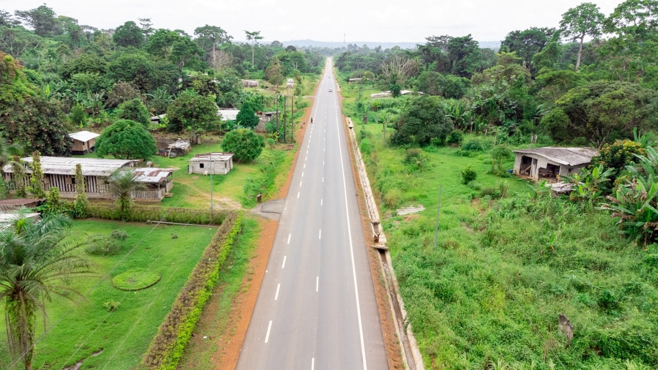 Gabon : le tronçon Libreville-Kango passe sous péage, un modèle pour la Transgabonaise