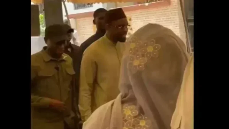 Ousmane Sonko rend hommage à diamil sané après la perte de sa mère