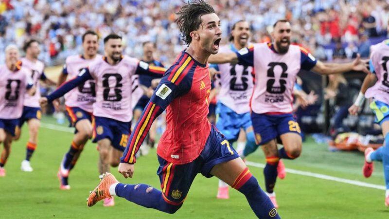 Ferran torres au psg : l&rsquo;attaquant espagnol star de la finale mondiale en route pour Paris
