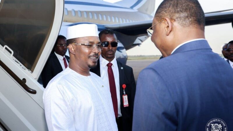 Retour du président tchadien après une visite diplomatique aux émirats arabes unis