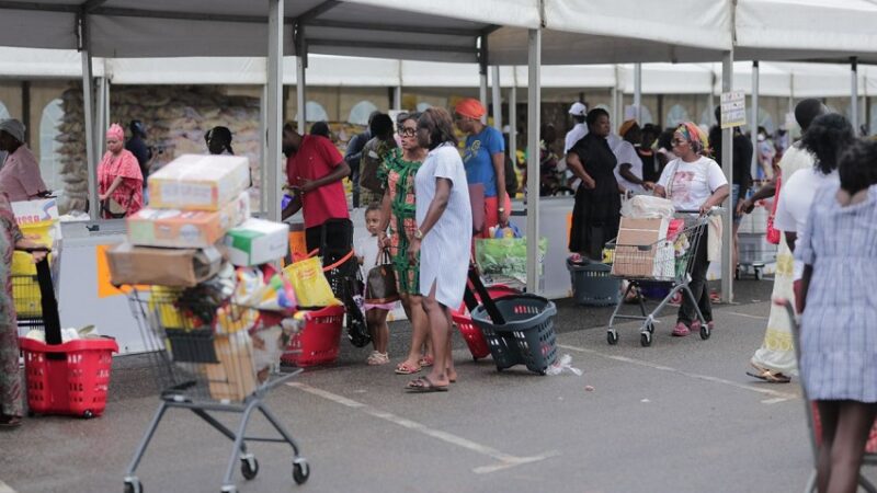 Gabon : la lutte contre la vie chère doit-elle se limiter aux supermarchés ?