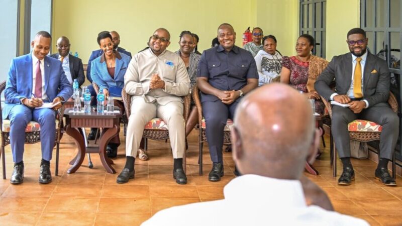 Tshisekedi envoie son représentant spécial à Museveni pour discuter de la crise sécuritaire en RDC