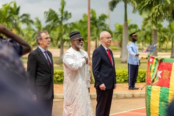 La diplomatie togolaise s&rsquo;enrichit : trois nouveaux ambassadeurs présentent leurs lettres de créance à Lomé