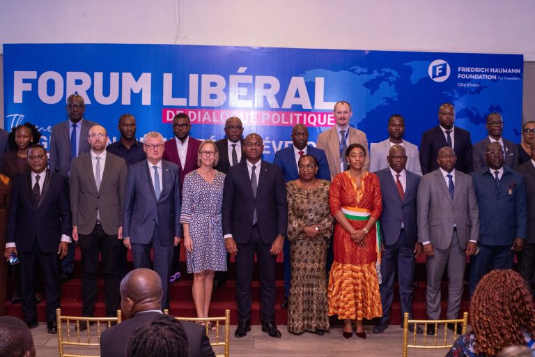 Côte d’ivoire : des voix influentes réclament une approche renouvelée des partenariats migratoires avec l’europe