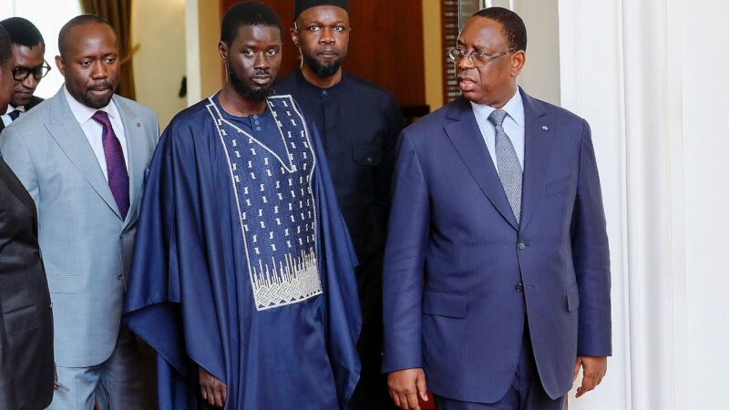Macky sall de retour au Sénégal : un choc politique et mémoriel