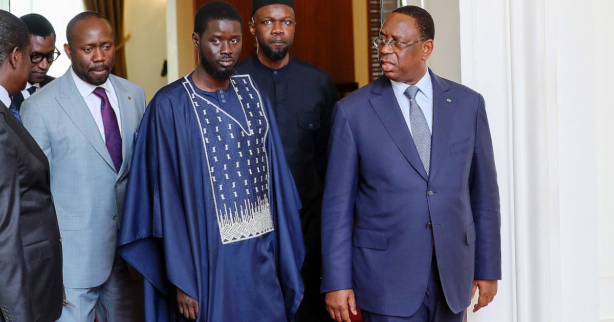 Macky sall de retour au Sénégal : un choc politique et mémoriel
