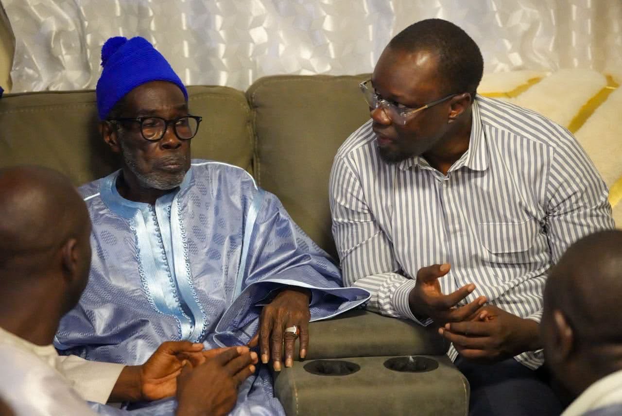 Décès du khalife serigne abdou bakhi mbacké : sonko présente ses condoléances