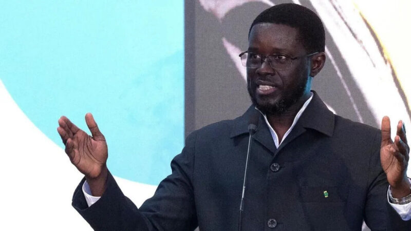 Sénégal : le président Diomaye Faye officialise son nouveau mouvement politique
