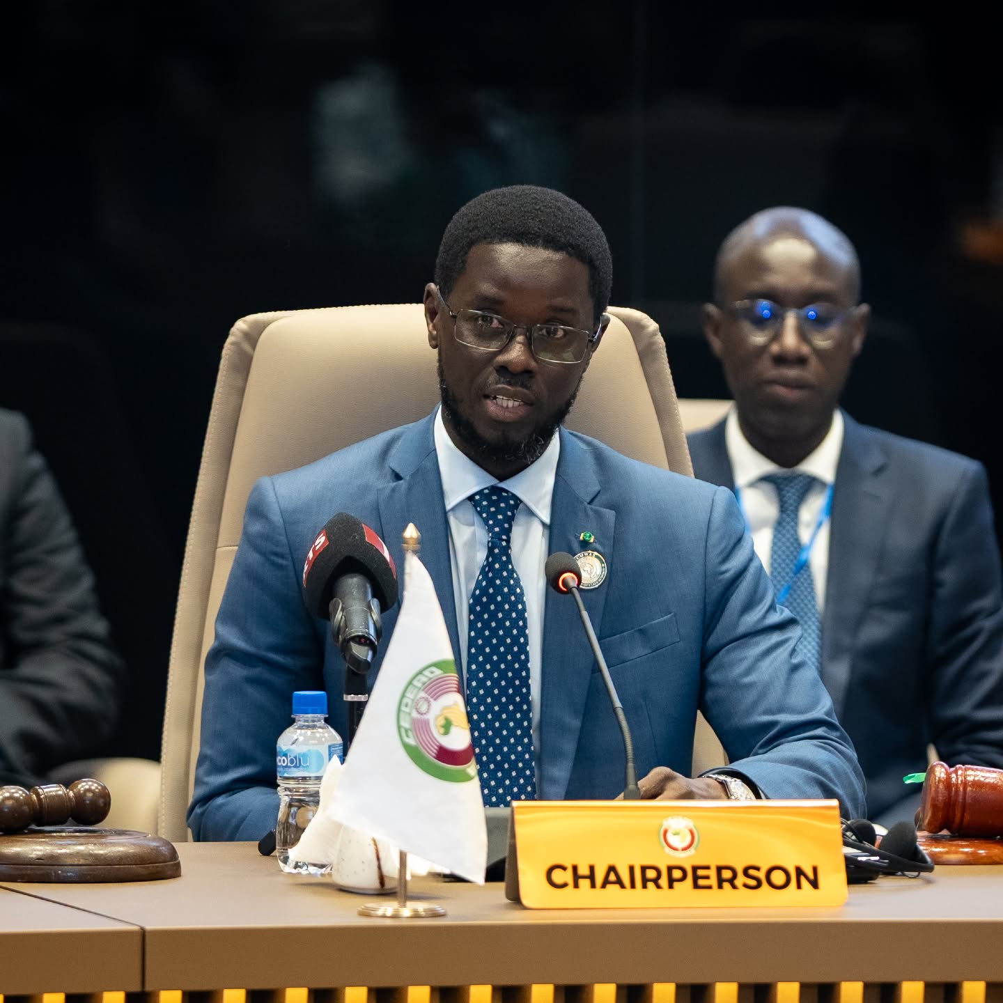 Le président sénégalais bassirou diomaye faye officialise son nouveau parti kiiraay