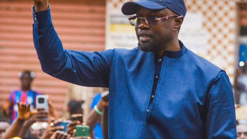 Ousmane Sonko en tournée triomphale dans les banlieues dakaroises