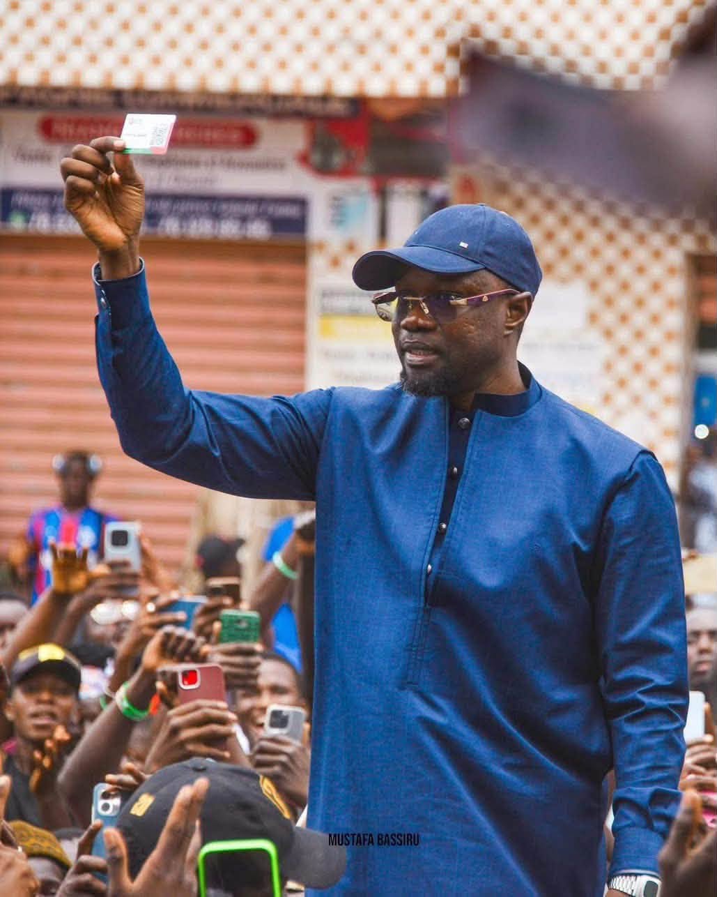 Ousmane Sonko en tournée triomphale dans les banlieues dakaroises