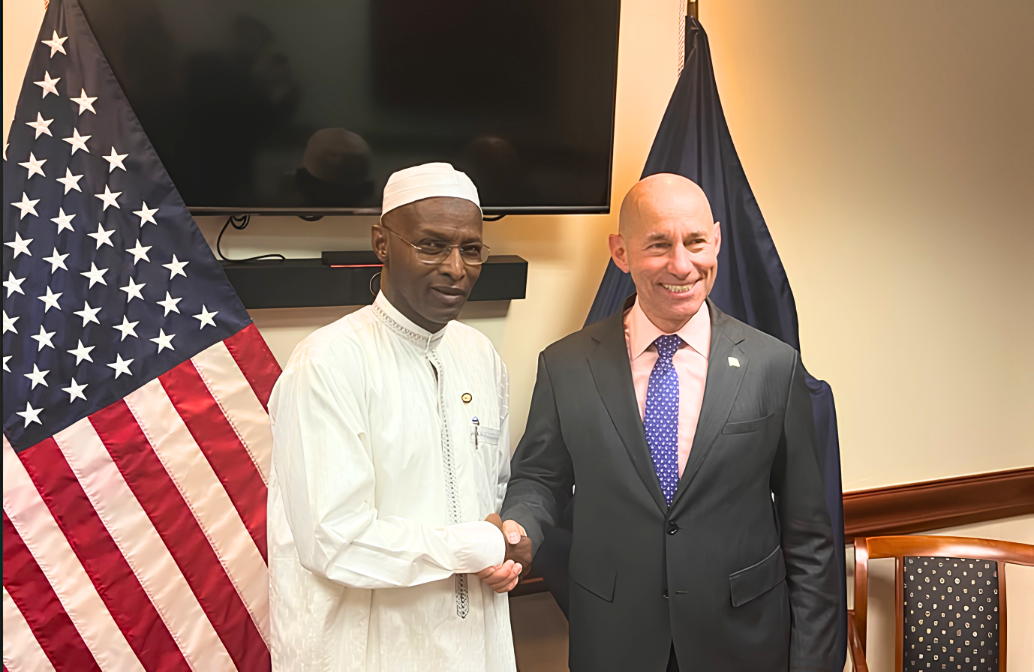 Rencontre diplomatique entre le Secrétaire d'État adjoint aux Affaires africaines et l'Ambassadeur du Tchad