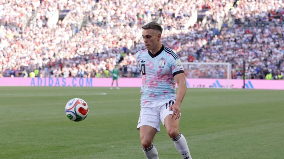 Leandro Trossard porte désormais les couleurs du Besiktas
