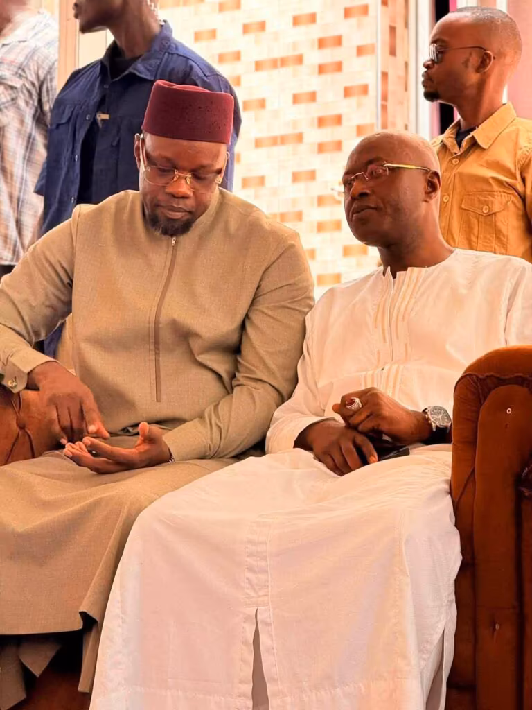 Ousmane Sonko et Diamil Sané lors de la visite de condoléances