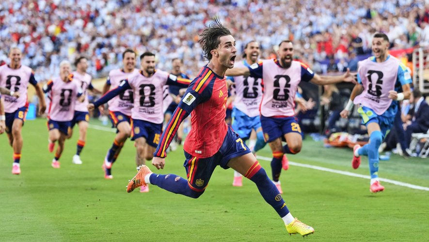 Ferran Torres, attaquant espagnol buteur en finale de la Coupe du monde, en discussion pour un transfert au Paris Saint-Germain