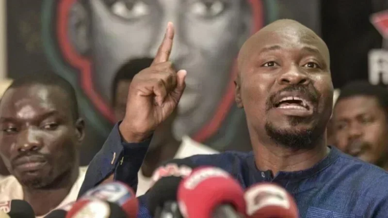 Guy Marius Sagna en discussion politique