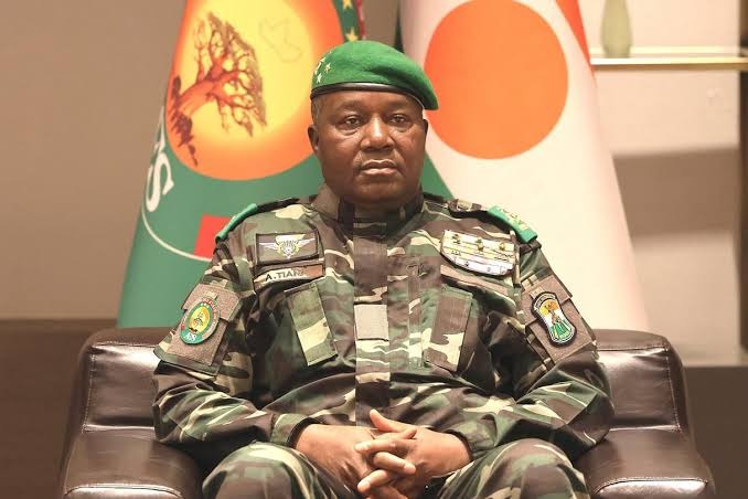 La trahison du général Tiani : quand Niamey tire sur son armée avec des mercenaires