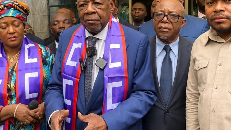 La république démocratique du Congo face à l&rsquo;agression rwandaise : Lambert Mende défend le maintien de Tshisekedi