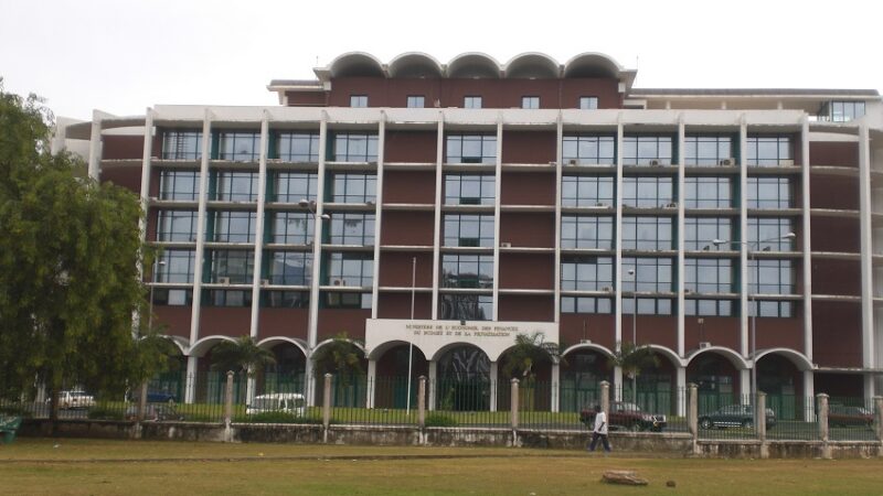 Le Gabon confronté à une dette de 330 millions de dollars : le défi de Libreville