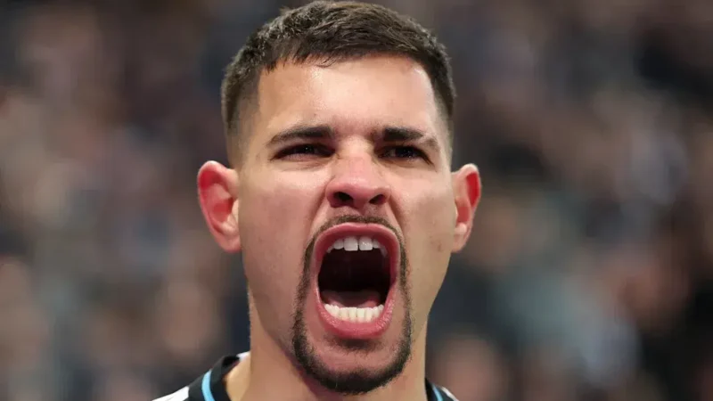Bruno guimarães prêt à porter le maillot d&rsquo;arsenal ce vendredi
