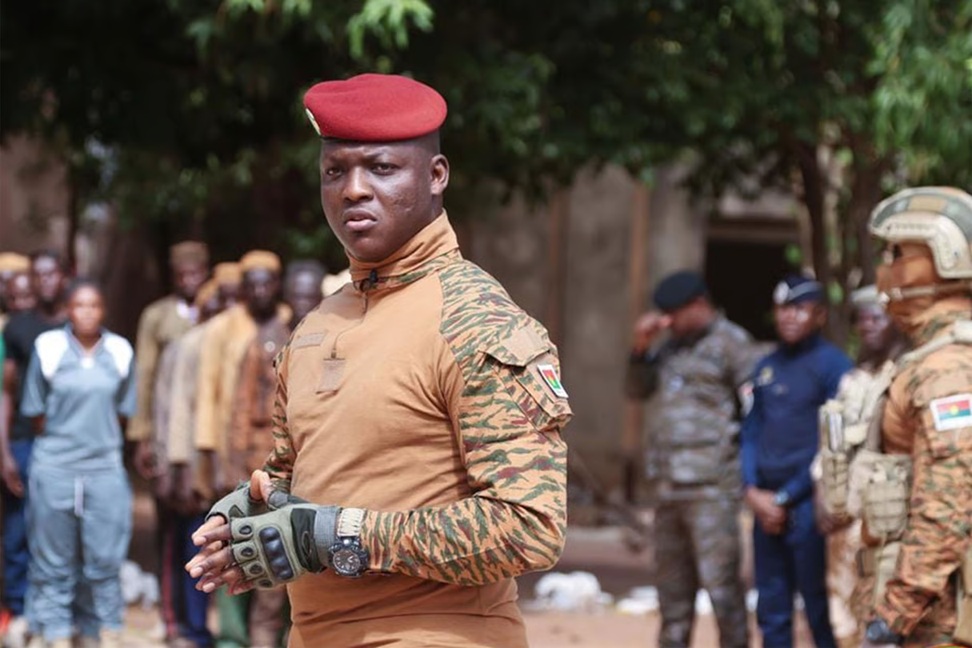 Formation militaire des journalistes au Burkina Faso : une mesure controversée
