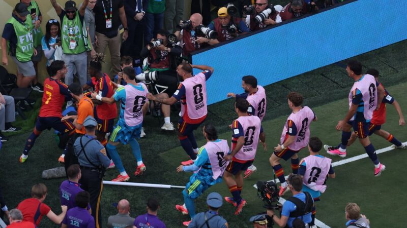 Ferran torrès au psg ou rester au barça : le champion du monde met la pression