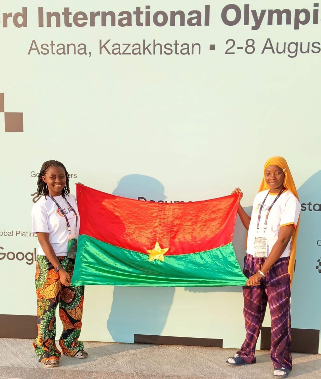 Pascaline Lompo et Madina Toé en tenue officielle pour l'IOAI 2026