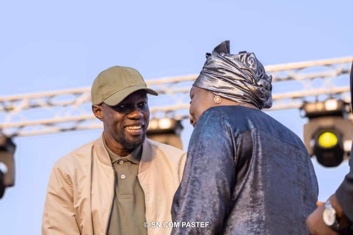 Aminata Touré s’exprime sur les valeurs républicaines lors d’un rassemblement politique au Sénégal Aminata Touré s’exprime sur les valeurs républicaines lors d’un rassemblement politique au Sénégal