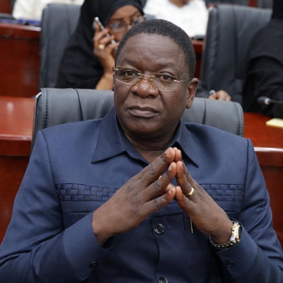Signature d'un décret présidentiel au Tchad représentant un geste d'apaisement politique