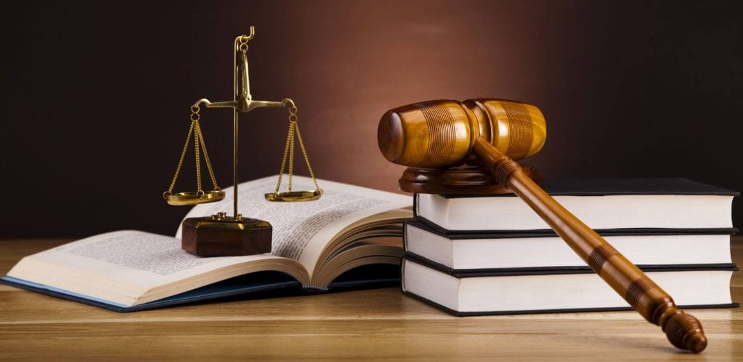une balance judiciaire symbolisant la justice au Burkina Faso