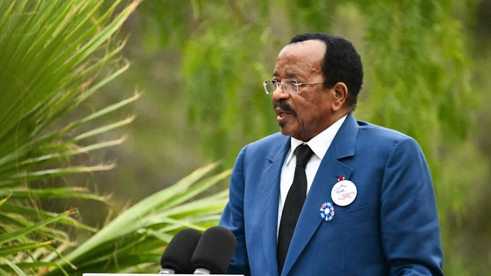 Paul Biya de retour au Cameroun après une longue absence