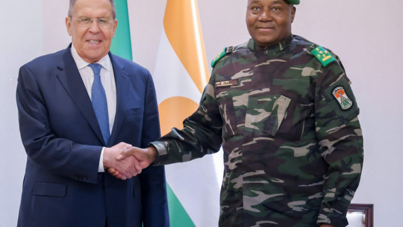 Niger : à Niamey, la population s&rsquo;en prend aux vivres des Russes d&rsquo;Africa Corps
