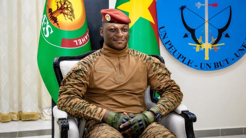 Burkina Faso : les 85 % d&rsquo;efficacité administrative, une facture salée pour les citoyens