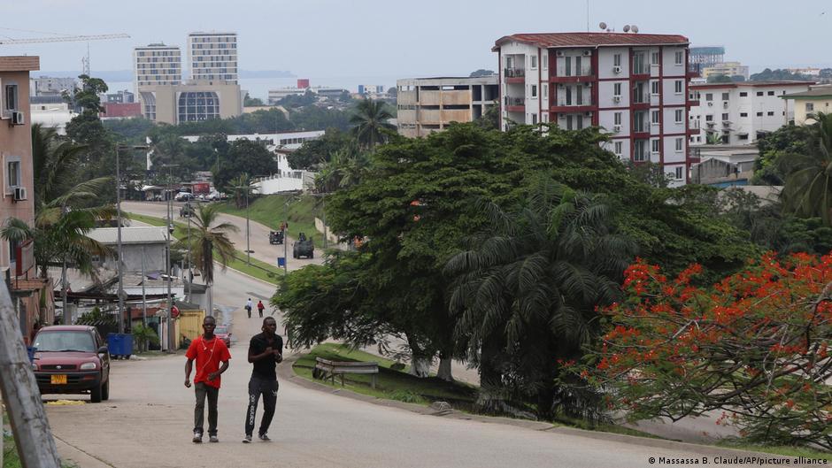 Dix ans après l&rsquo;assaut du QG de Jean Ping au Gabon, l&rsquo;impossible deuil des victimes