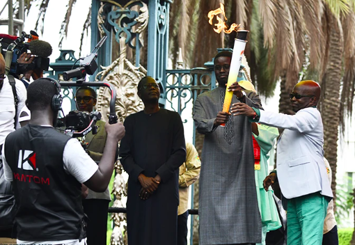 JOJ Dakar 2026 : Diomaye Faye confie la flamme olympique à la jeunesse sénégalaise
