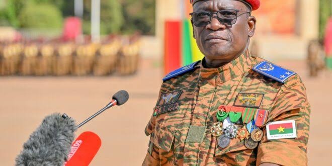 Burkina Faso : l&rsquo;aveu du général Simporé et ses répercussions sur les civils, l&rsquo;économie et le front