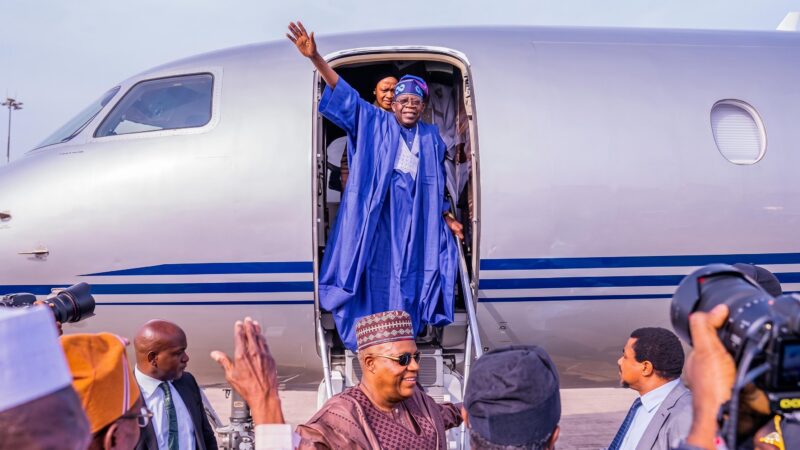Le retour de Bola Tinubu à Lagos relance l’agenda politique du Nigeria avant les fêtes de l’indépendance