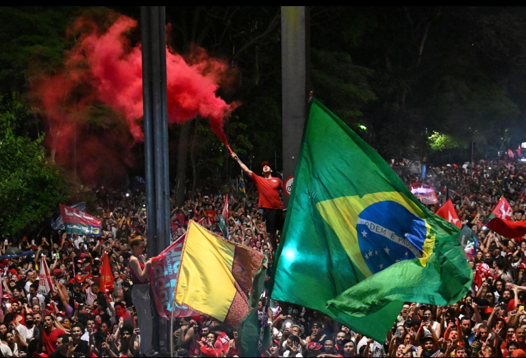 Brésil : lula réélu malgré le recours de flávio bolsonaro — jusqu’où ira la crise politique ?