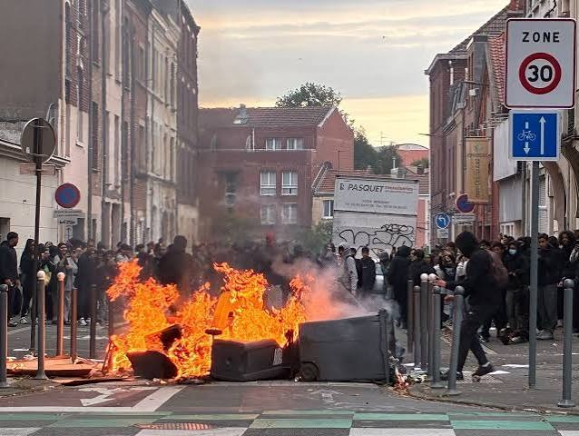 Décryptage : ce que la vague de violences lycéennes révèle vraiment de la crise française