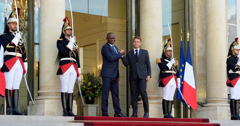 Rencontre historique entre la France et le Gabon pour renforcer les liens diplomatiques