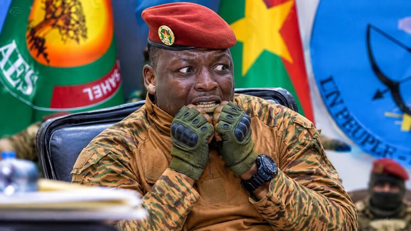 Traoré absent à Moscou : et si l&rsquo;instabilité guettait le Burkina Faso depuis Ouagadougou ?